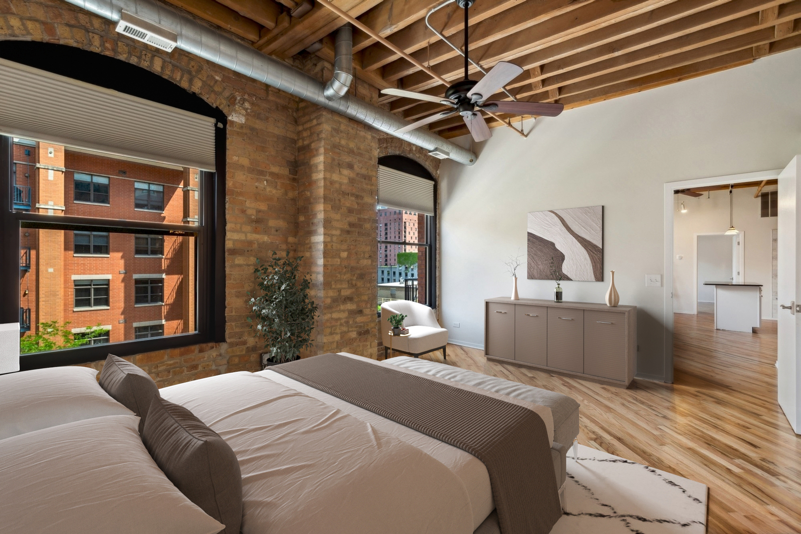 226 N Clinton Street Unit: 402