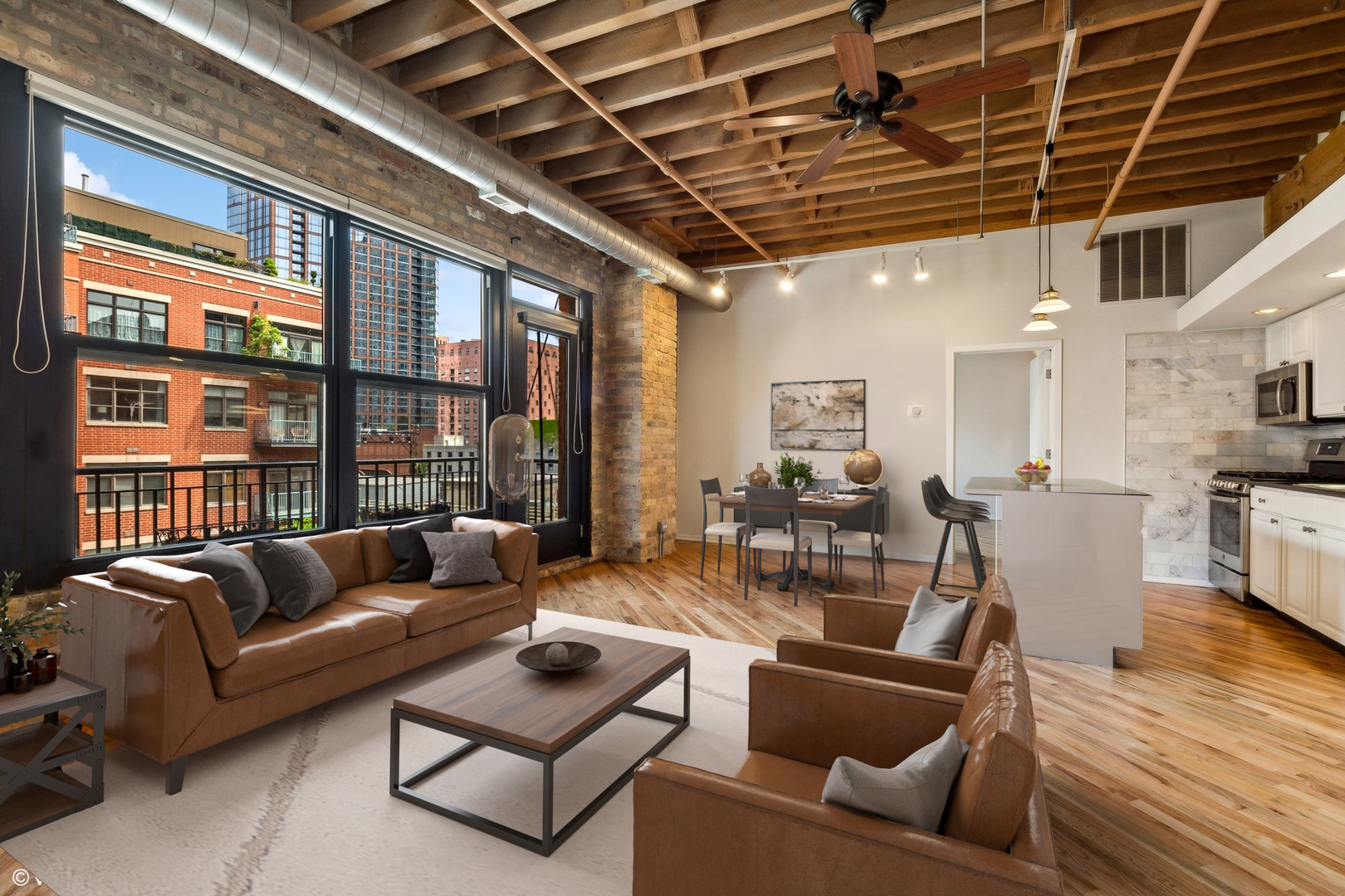 226 N Clinton Street Unit: 402