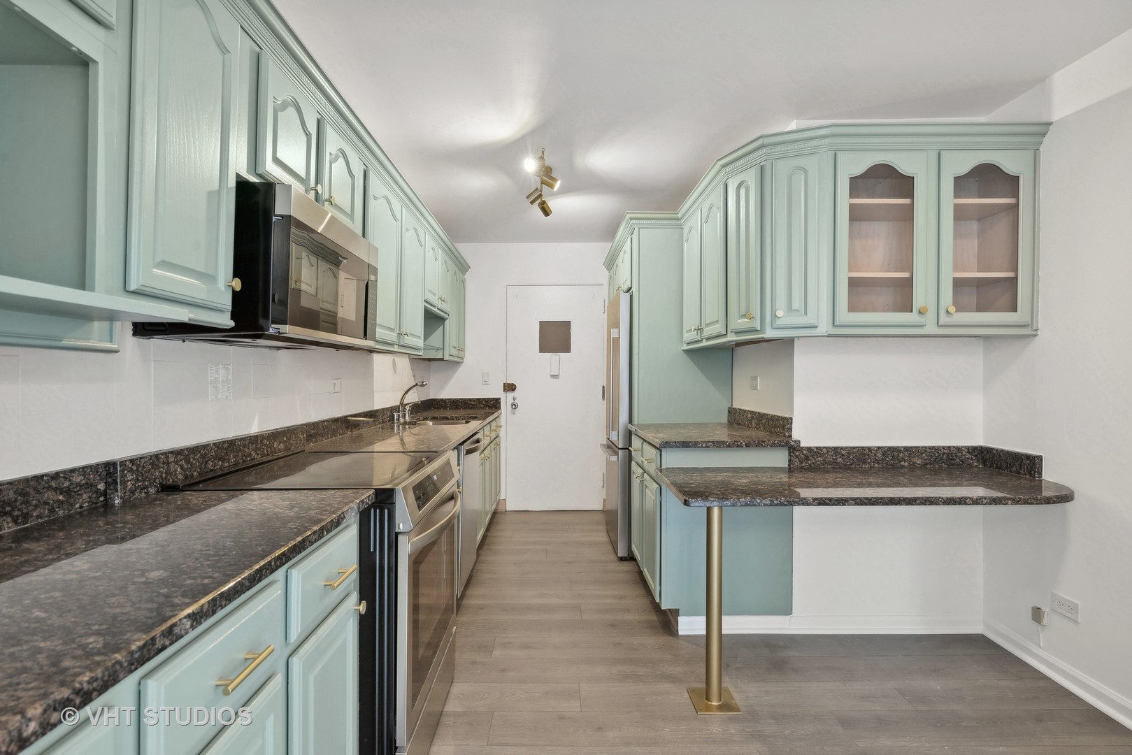 1 E SCHILLER Street Unit: 3C