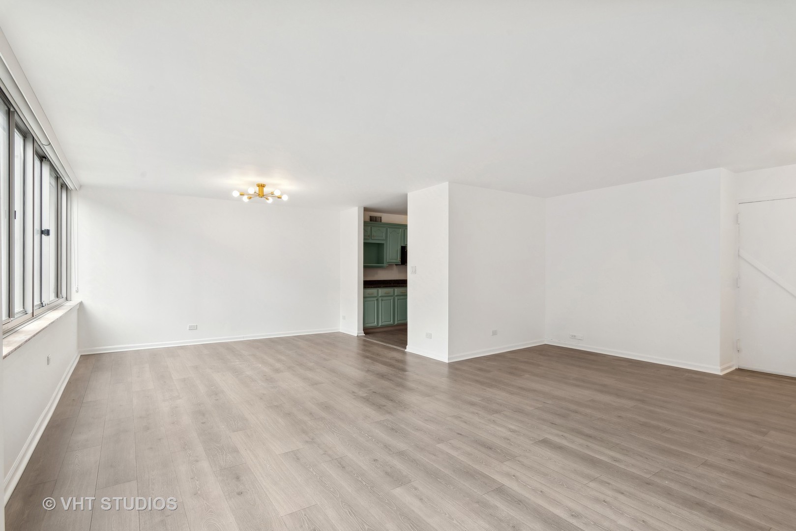 1 E SCHILLER Street Unit: 3C