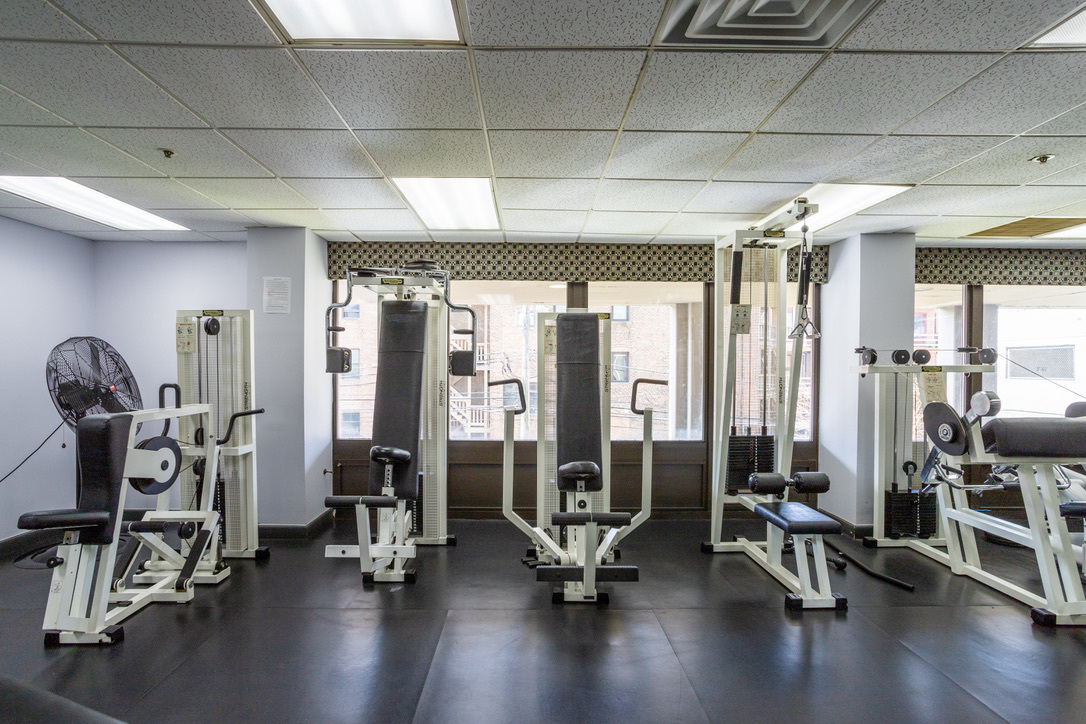 5320 N Sheridan Road Unit: 1302