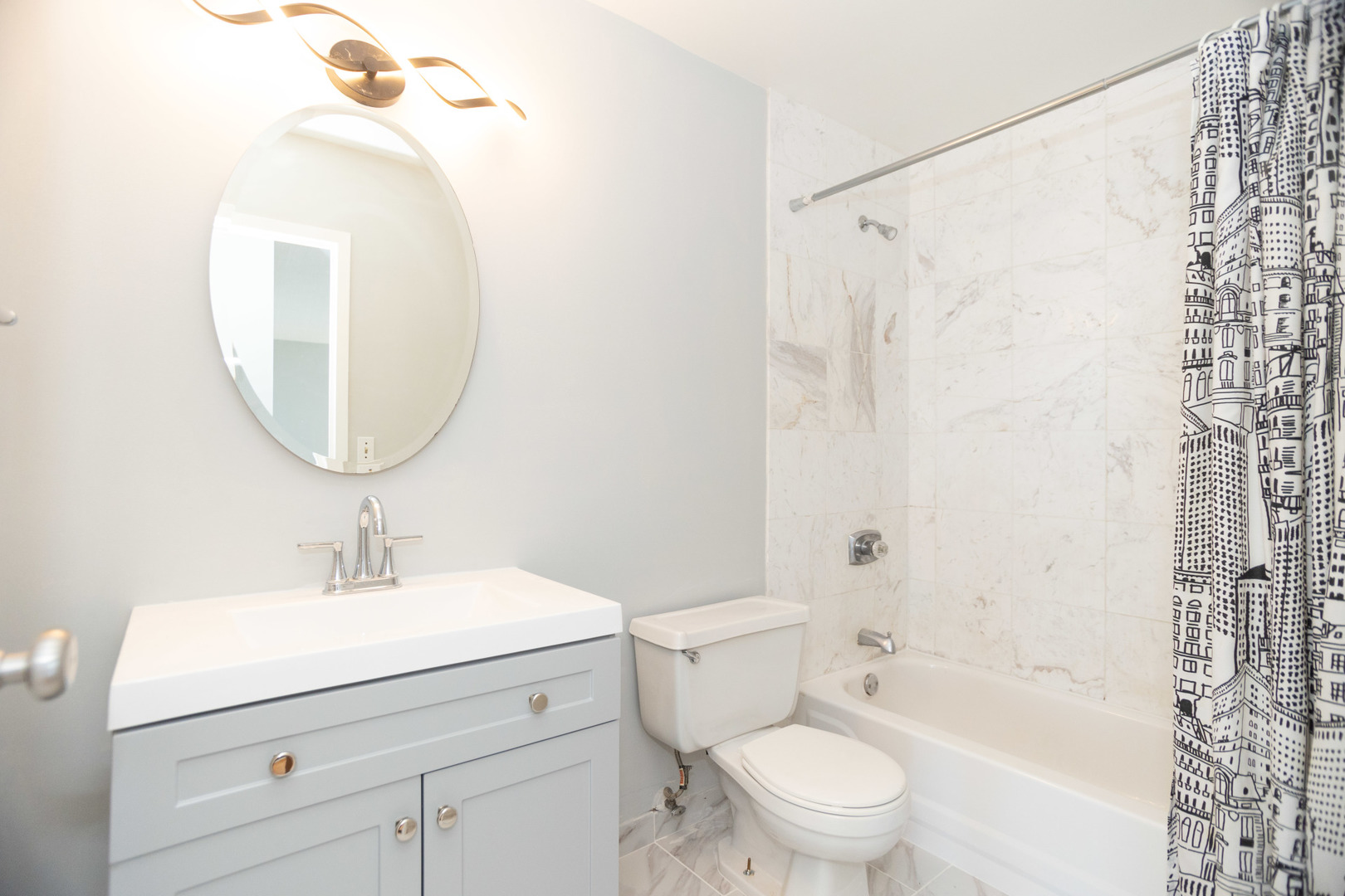 5320 N Sheridan Road Unit: 1302