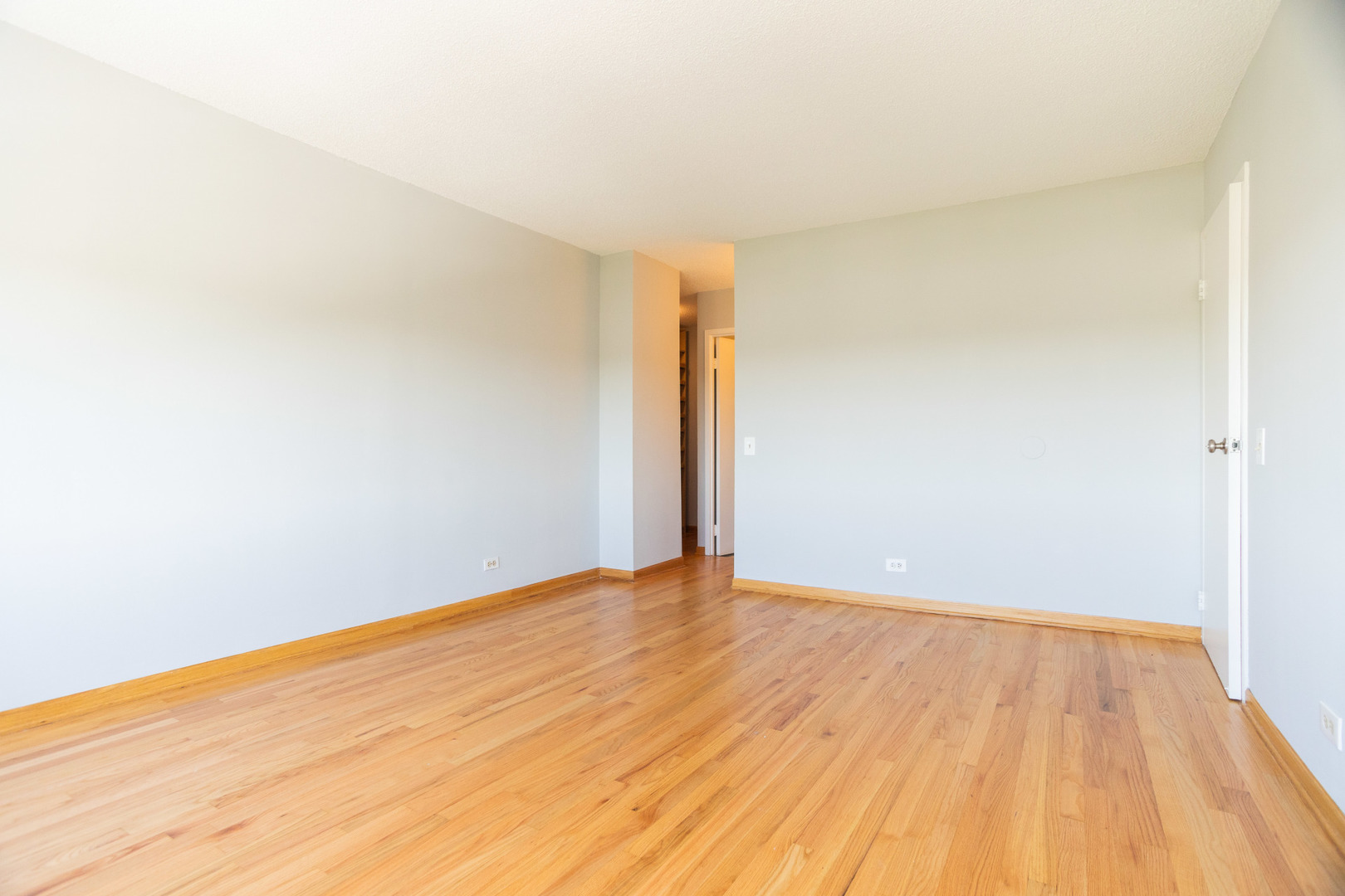 5320 N Sheridan Road Unit: 1302