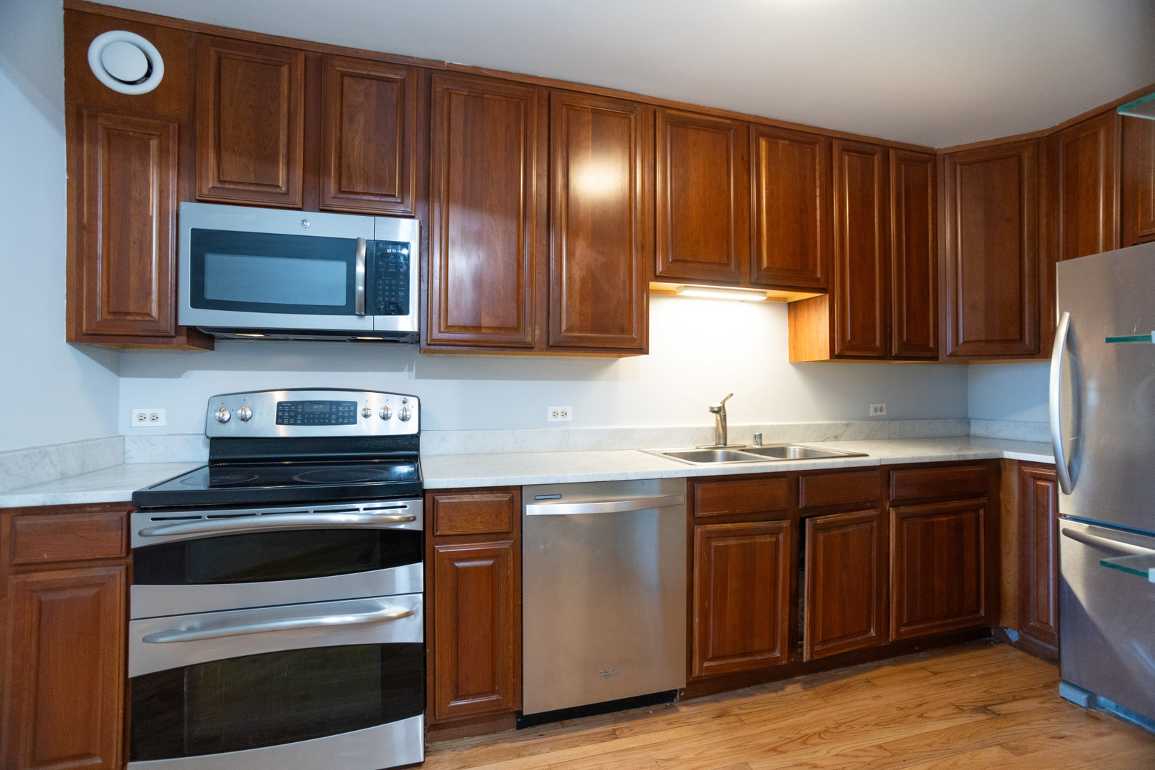 5320 N Sheridan Road Unit: 1302