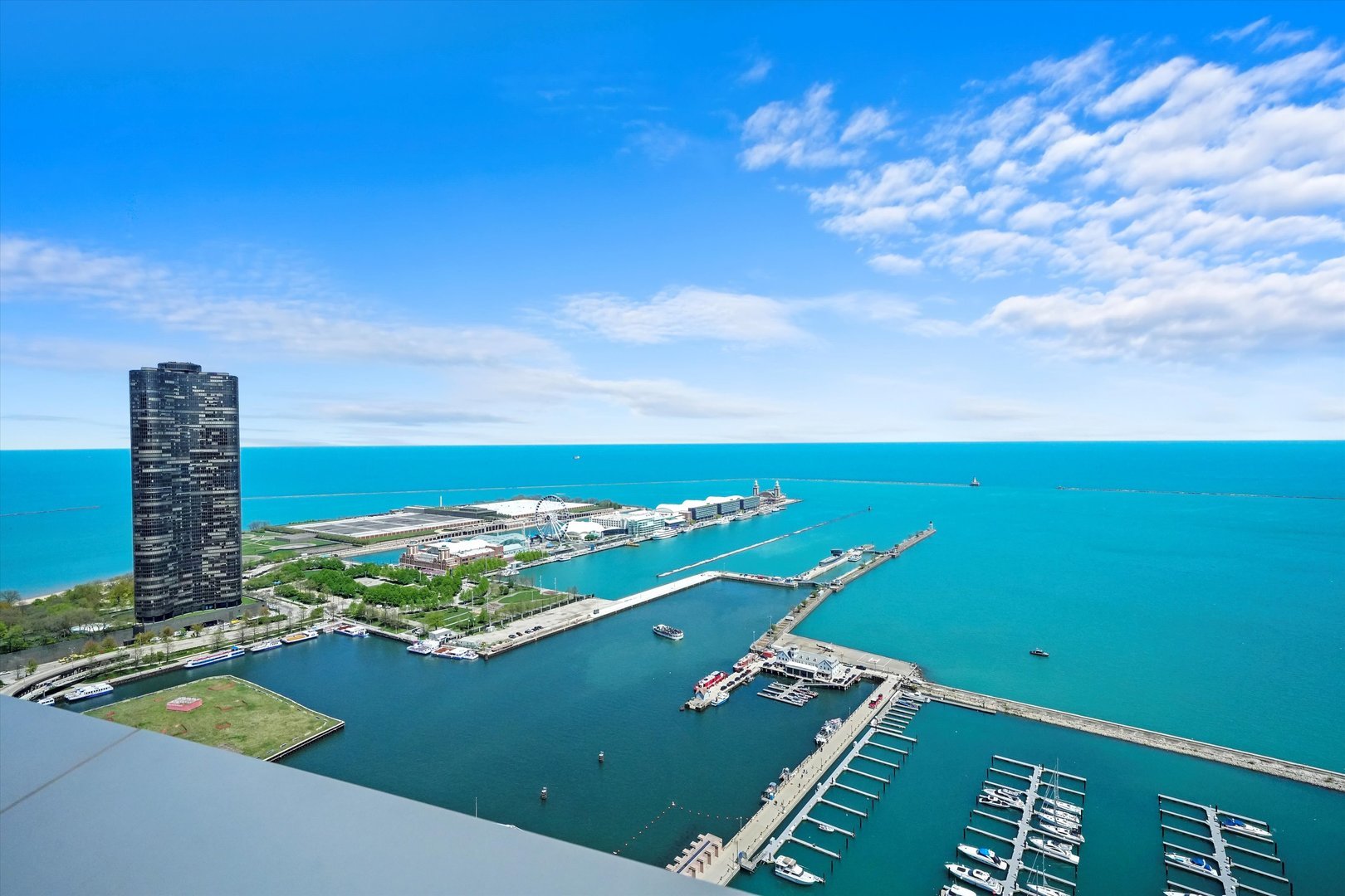 211 N Harbor Drive Unit: 807