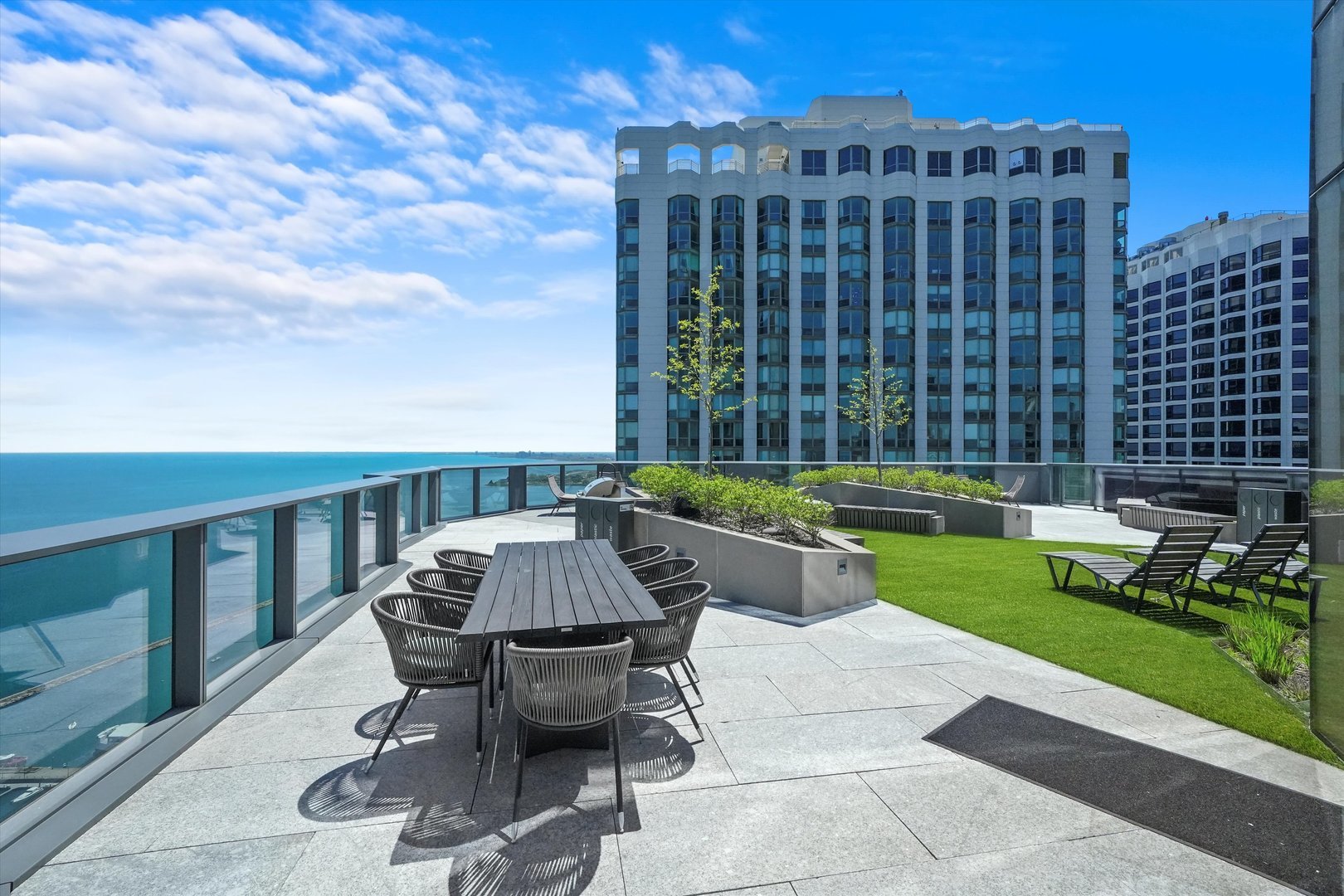 211 N Harbor Drive Unit: 807