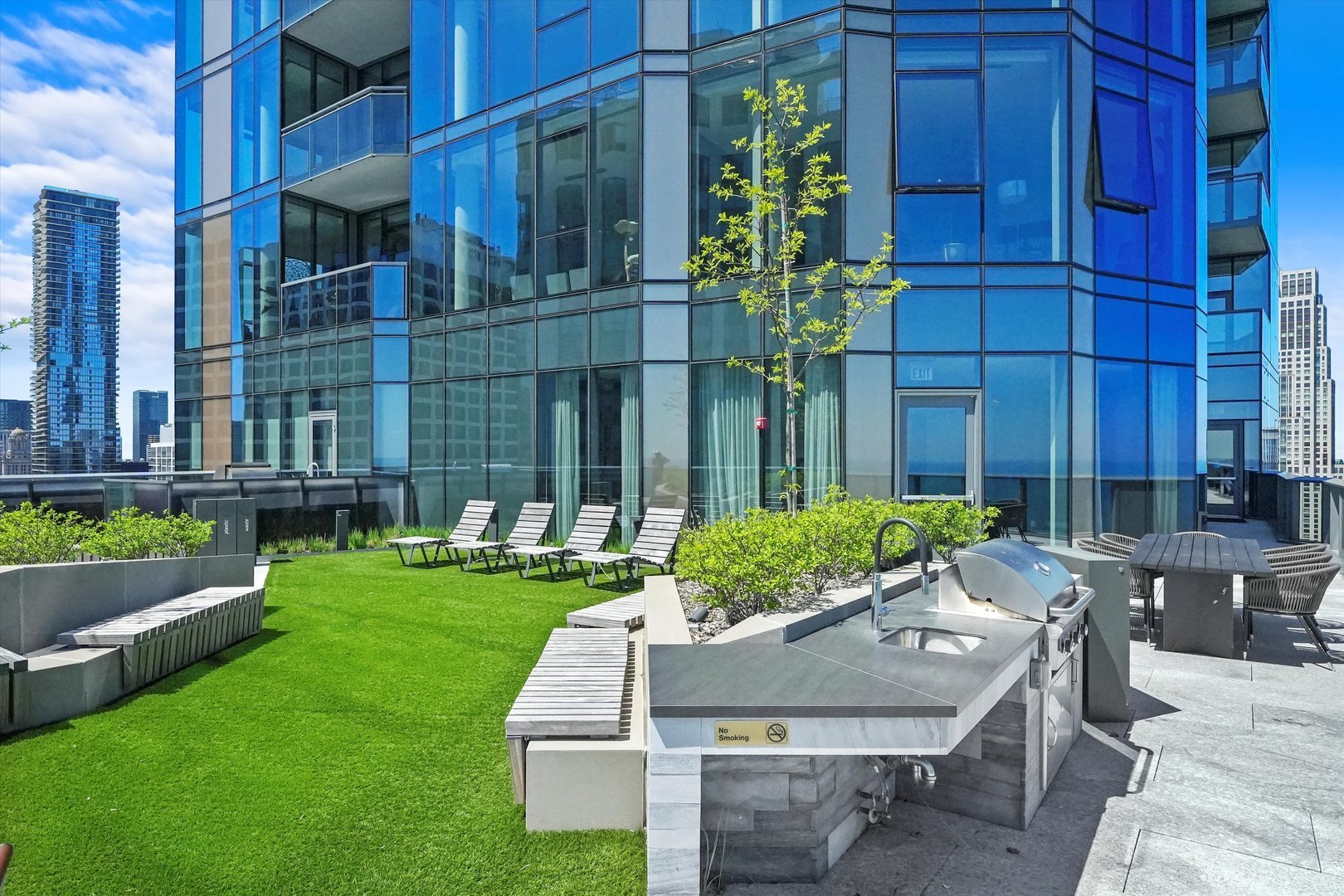 211 N Harbor Drive Unit: 807