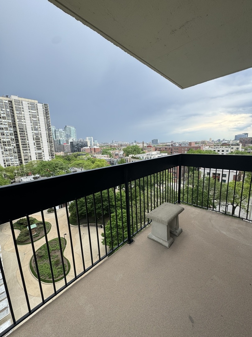 1460 N Sandburg Terrace Unit: 1101