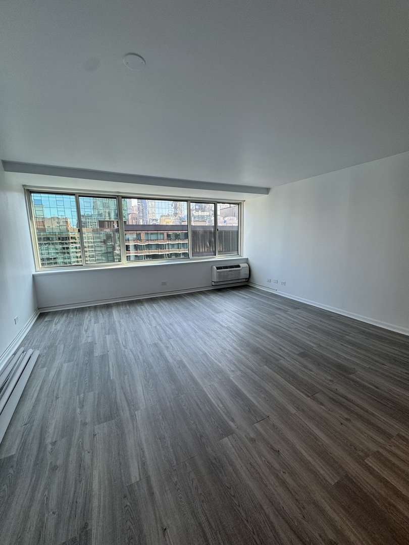 211 E Ohio Street Unit: 2814