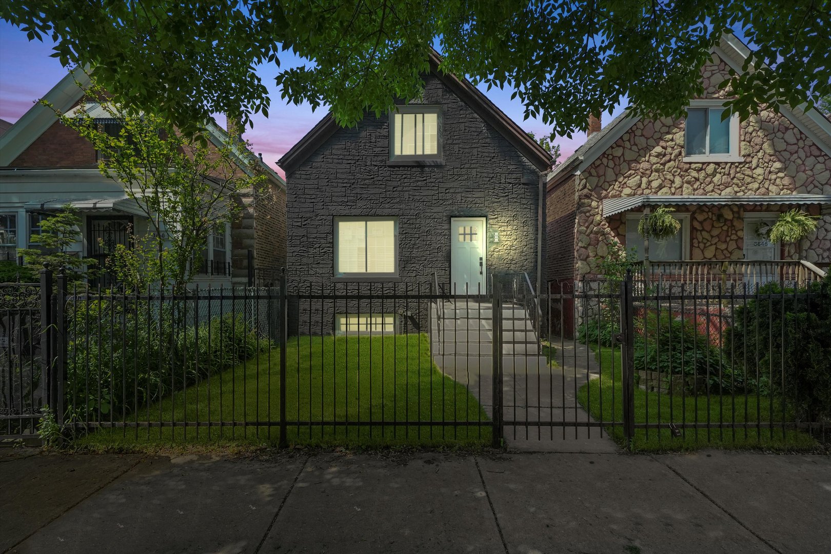 3648 W Hirsch Street