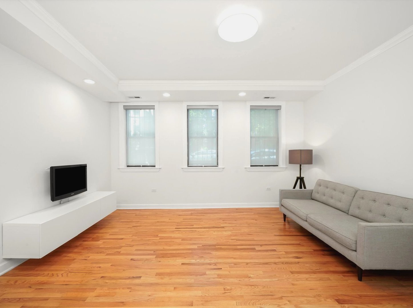 2128 N Hudson Avenue Unit: 102