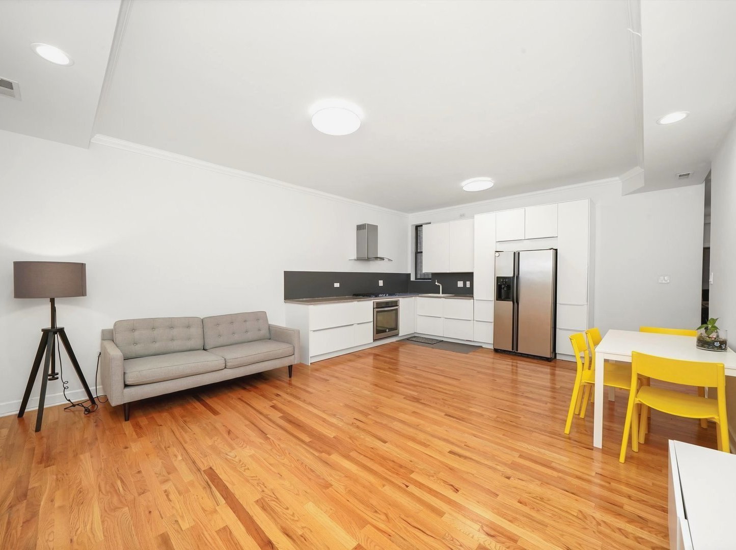 2128 N Hudson Avenue Unit: 102