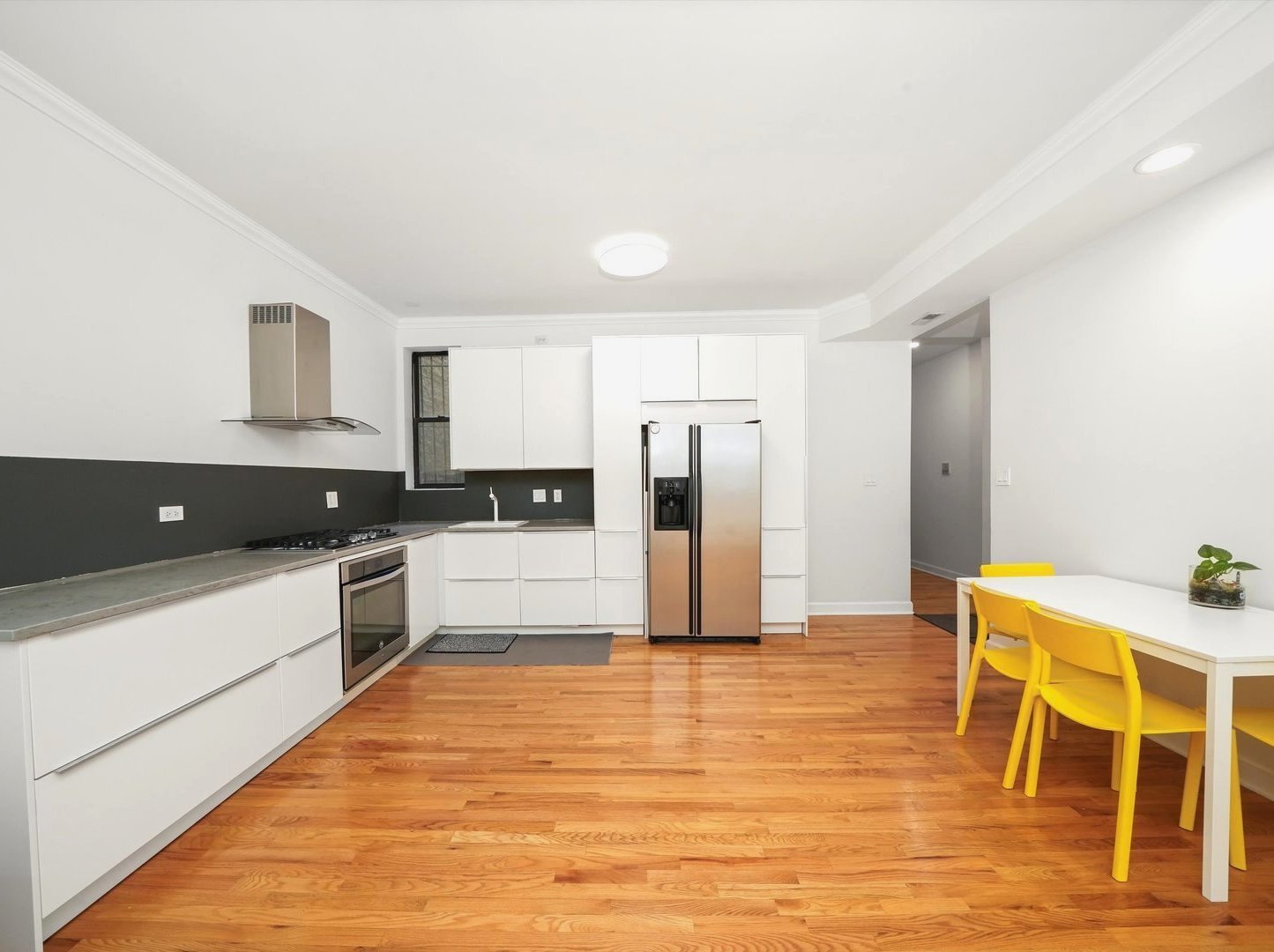 2128 N Hudson Avenue Unit: 102