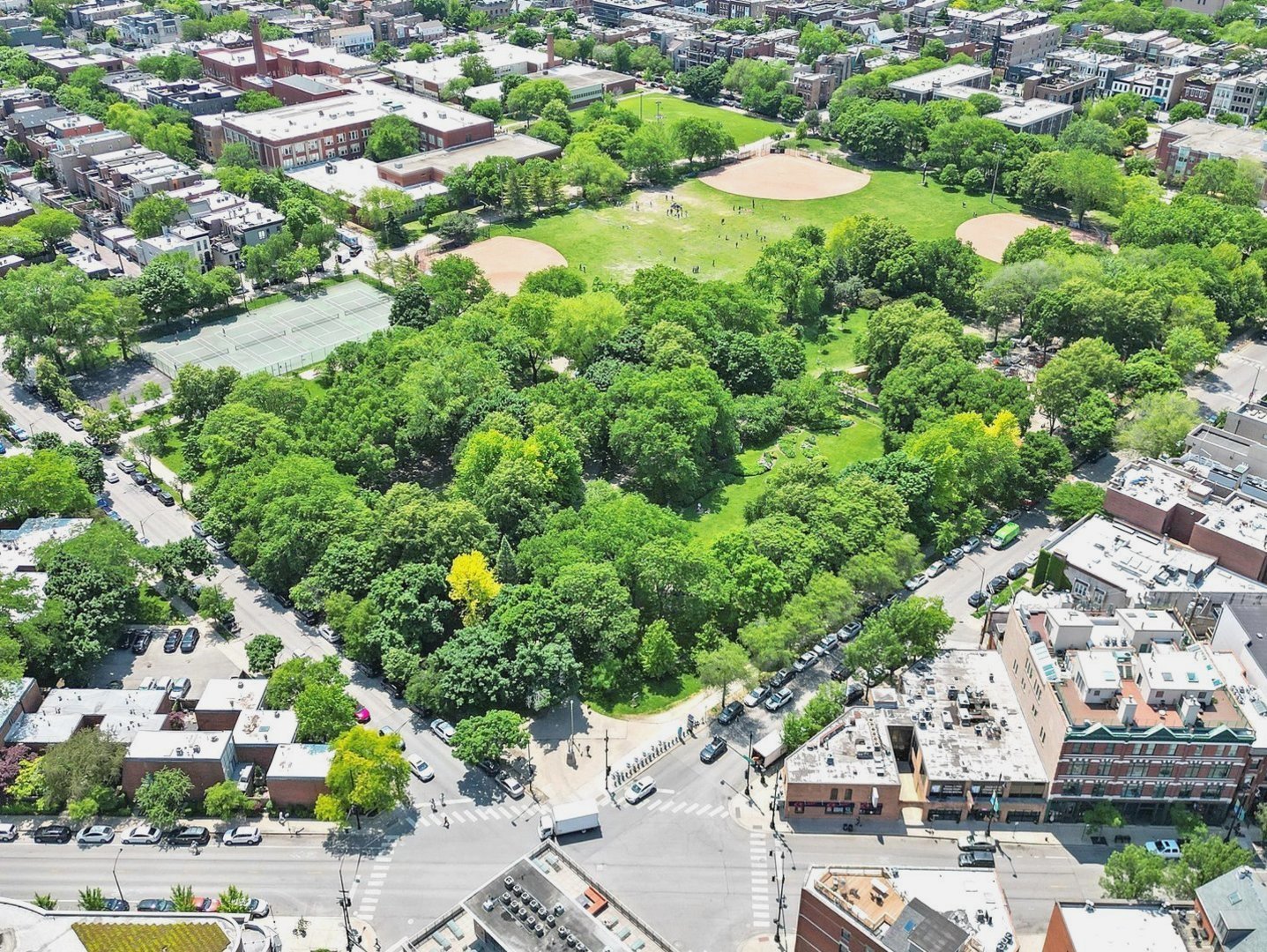 2128 N Hudson Avenue Unit: 102