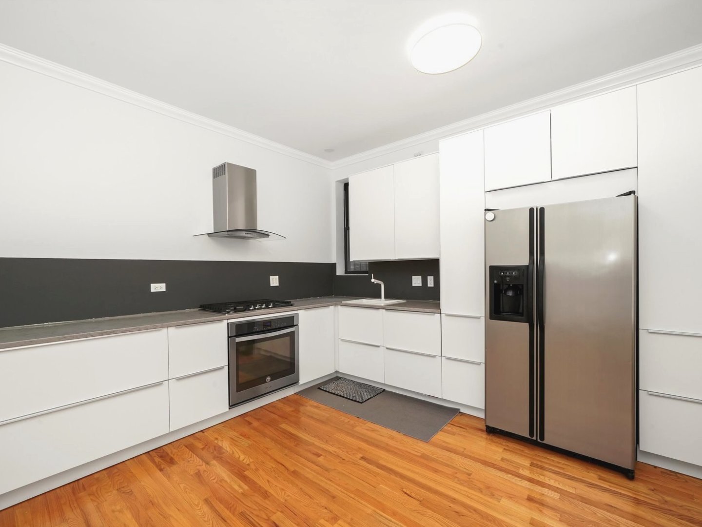 2128 N Hudson Avenue Unit: 102