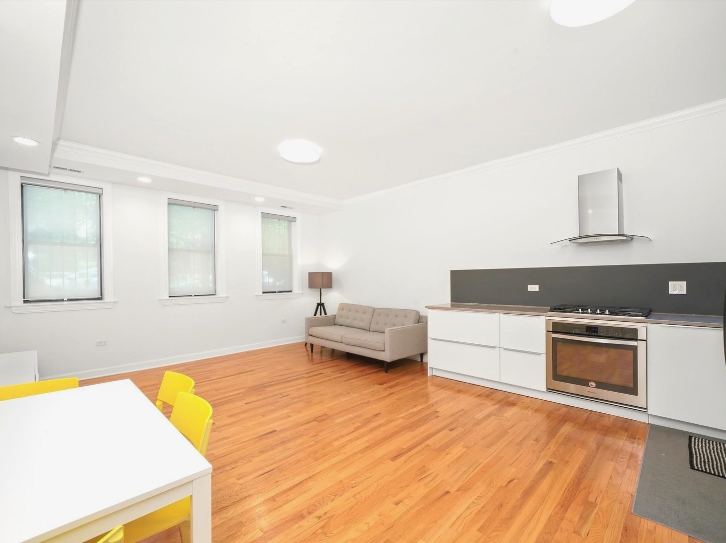 2128 N Hudson Avenue Unit: 102