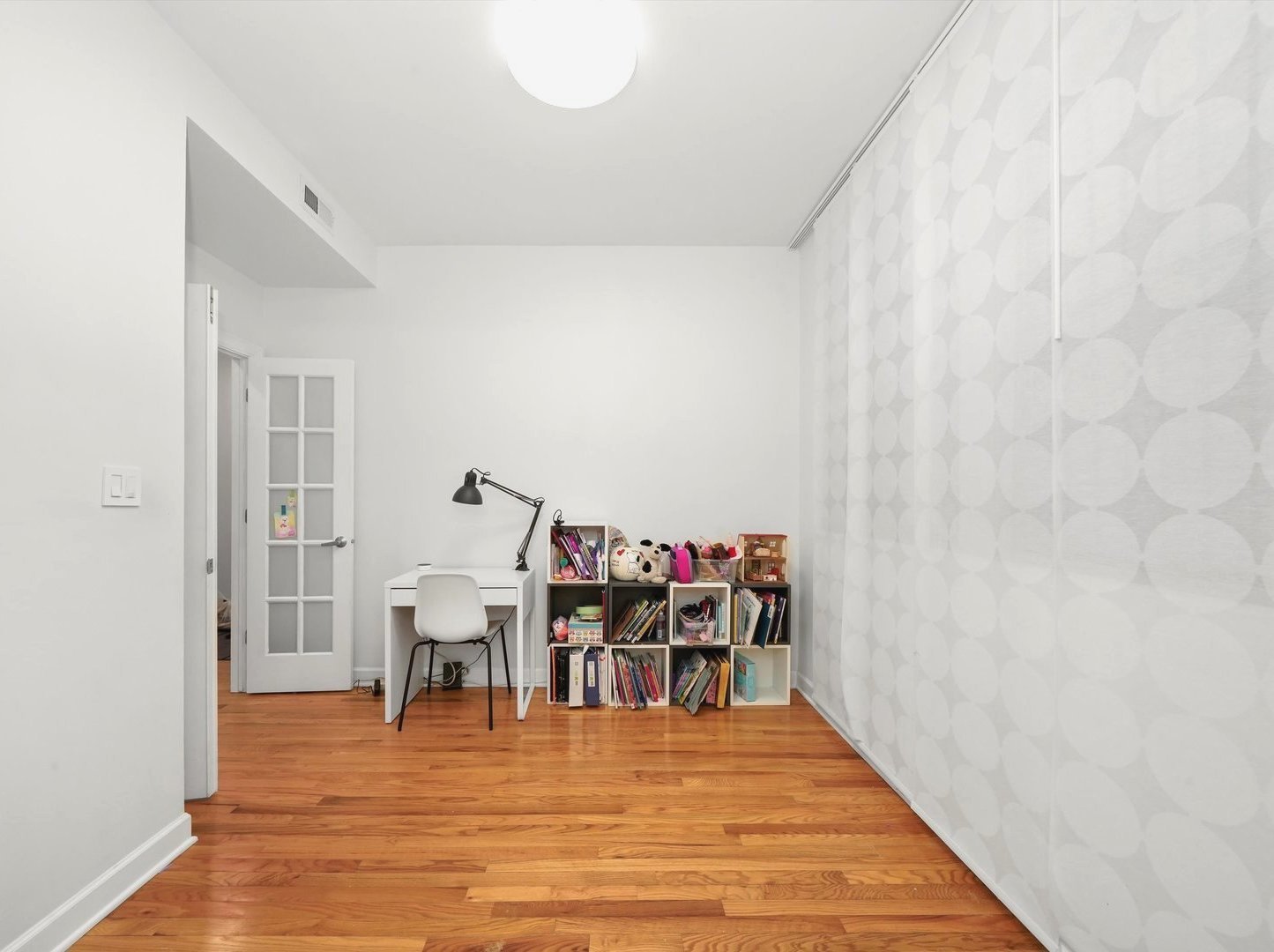 2128 N Hudson Avenue Unit: 102