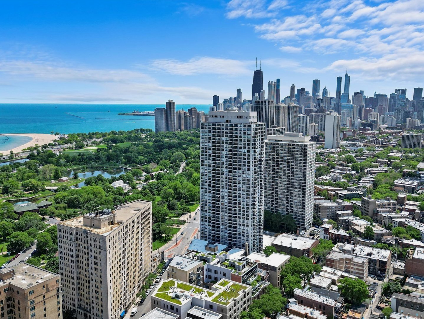 2128 N Hudson Avenue Unit: 102