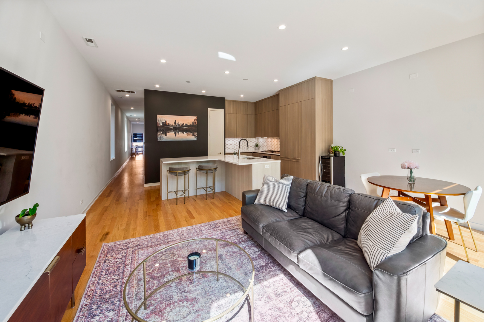 1104 N Marshfield Avenue Unit: 2