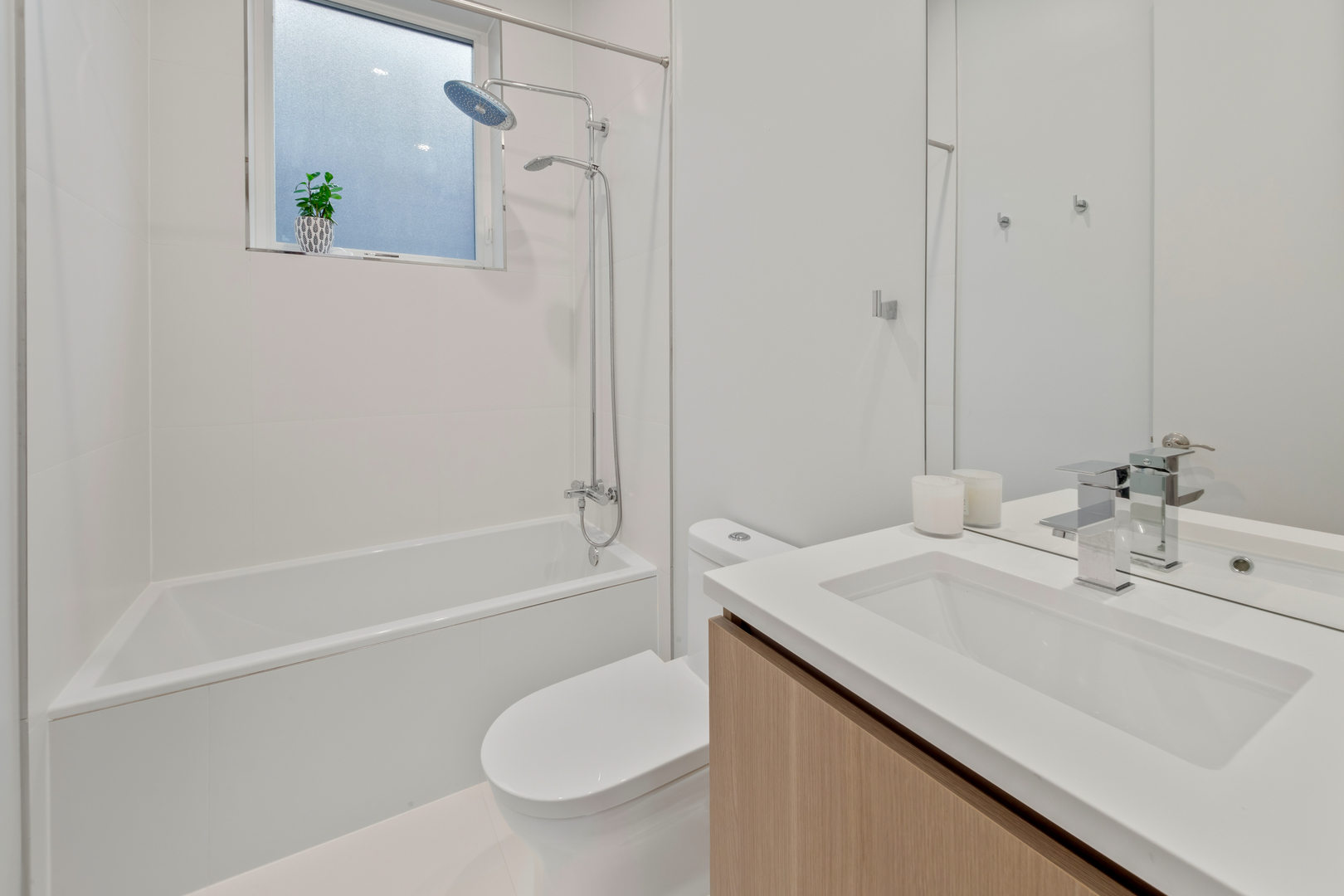 1104 N Marshfield Avenue Unit: 2