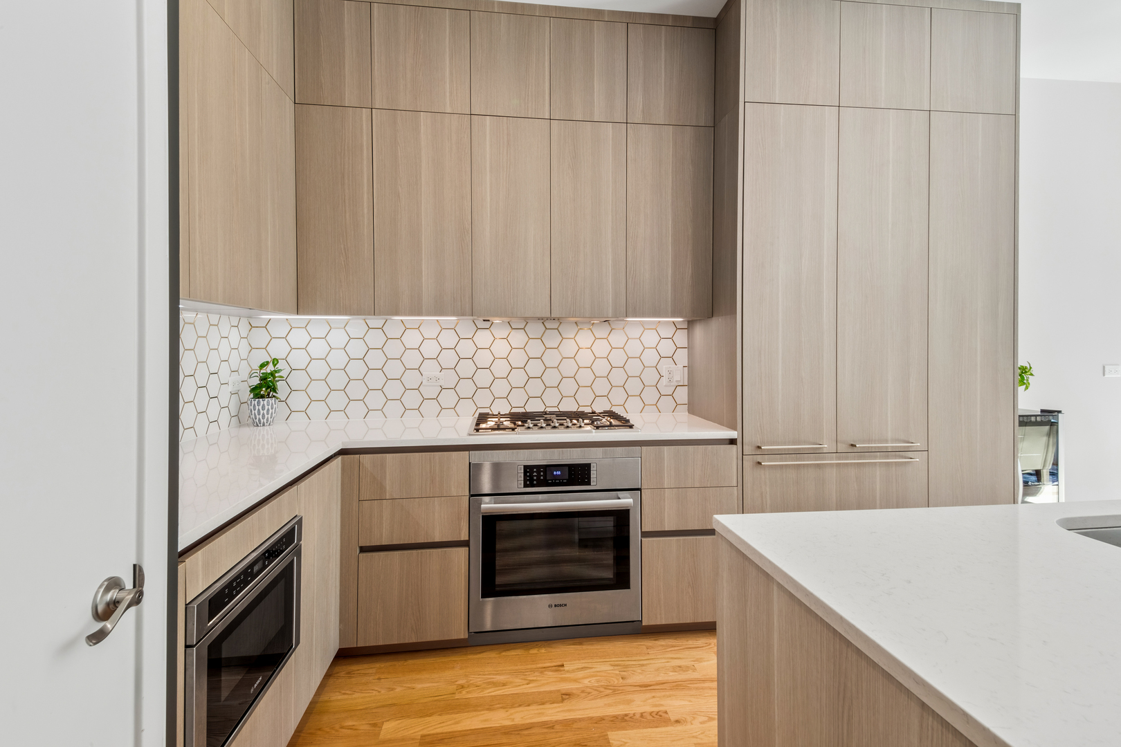 1104 N Marshfield Avenue Unit: 2