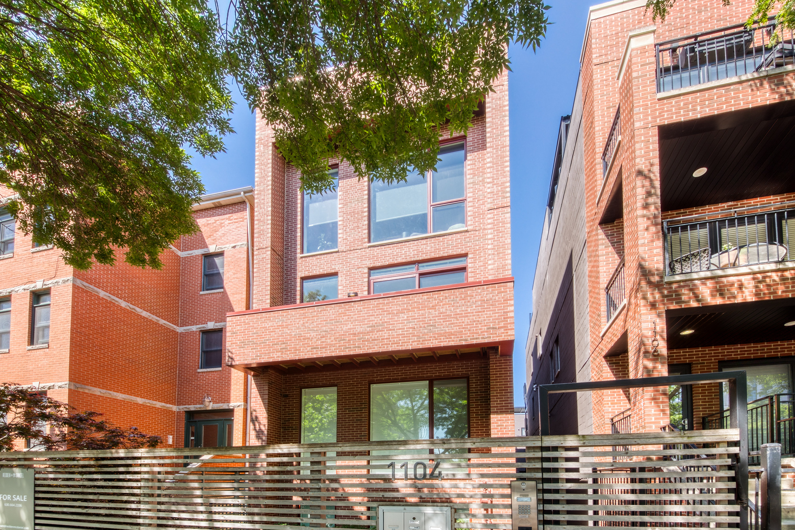 1104 N Marshfield Avenue Unit: 2