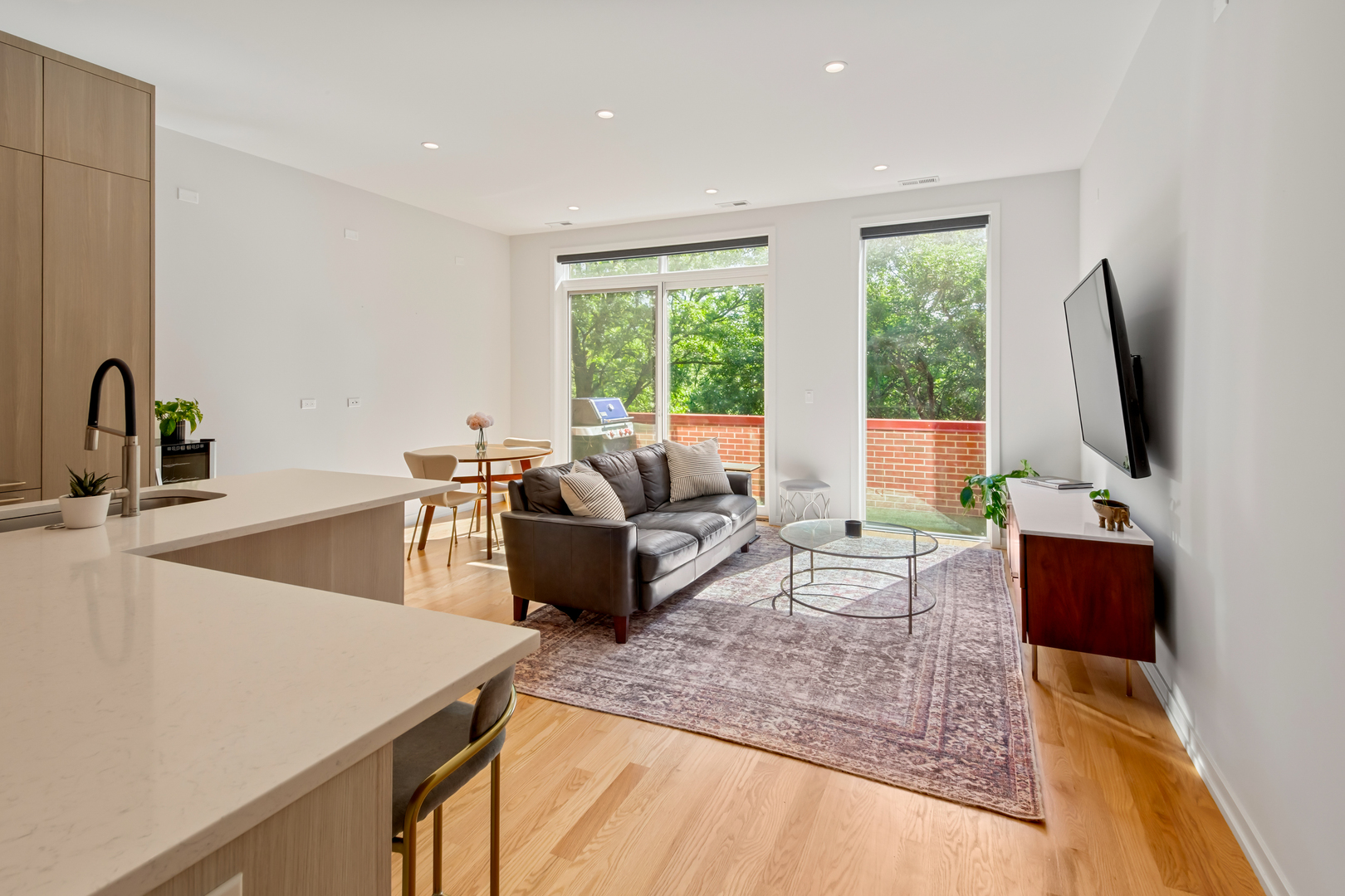 1104 N Marshfield Avenue Unit: 2