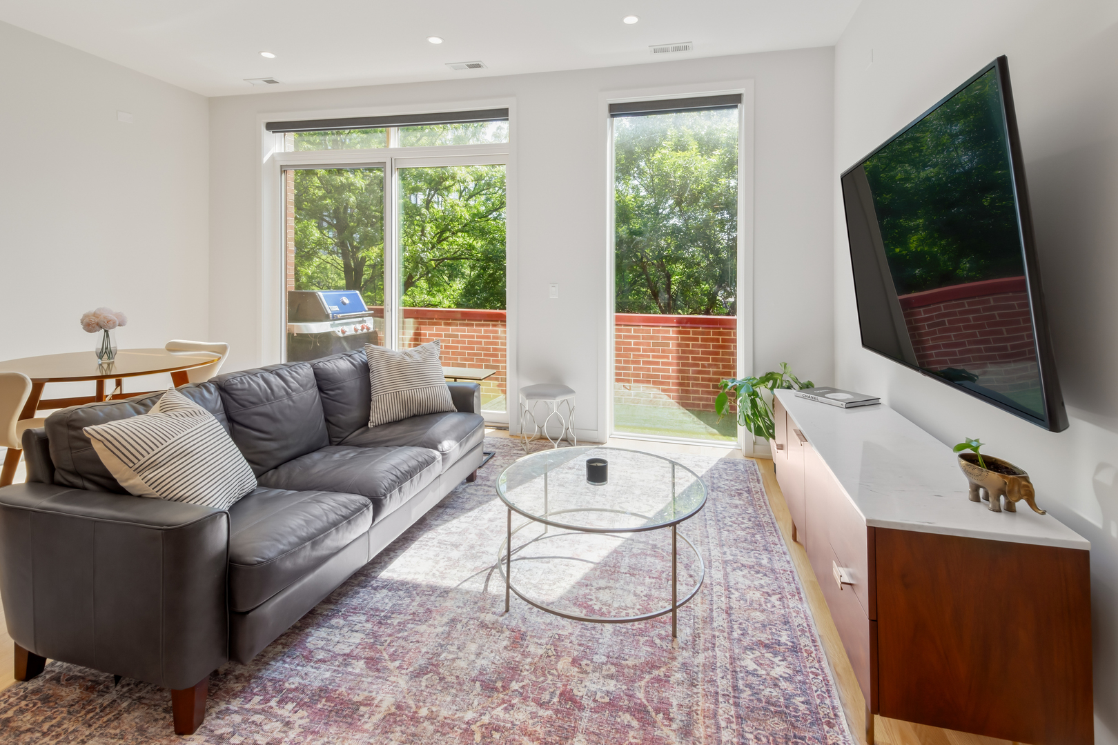 1104 N Marshfield Avenue Unit: 2