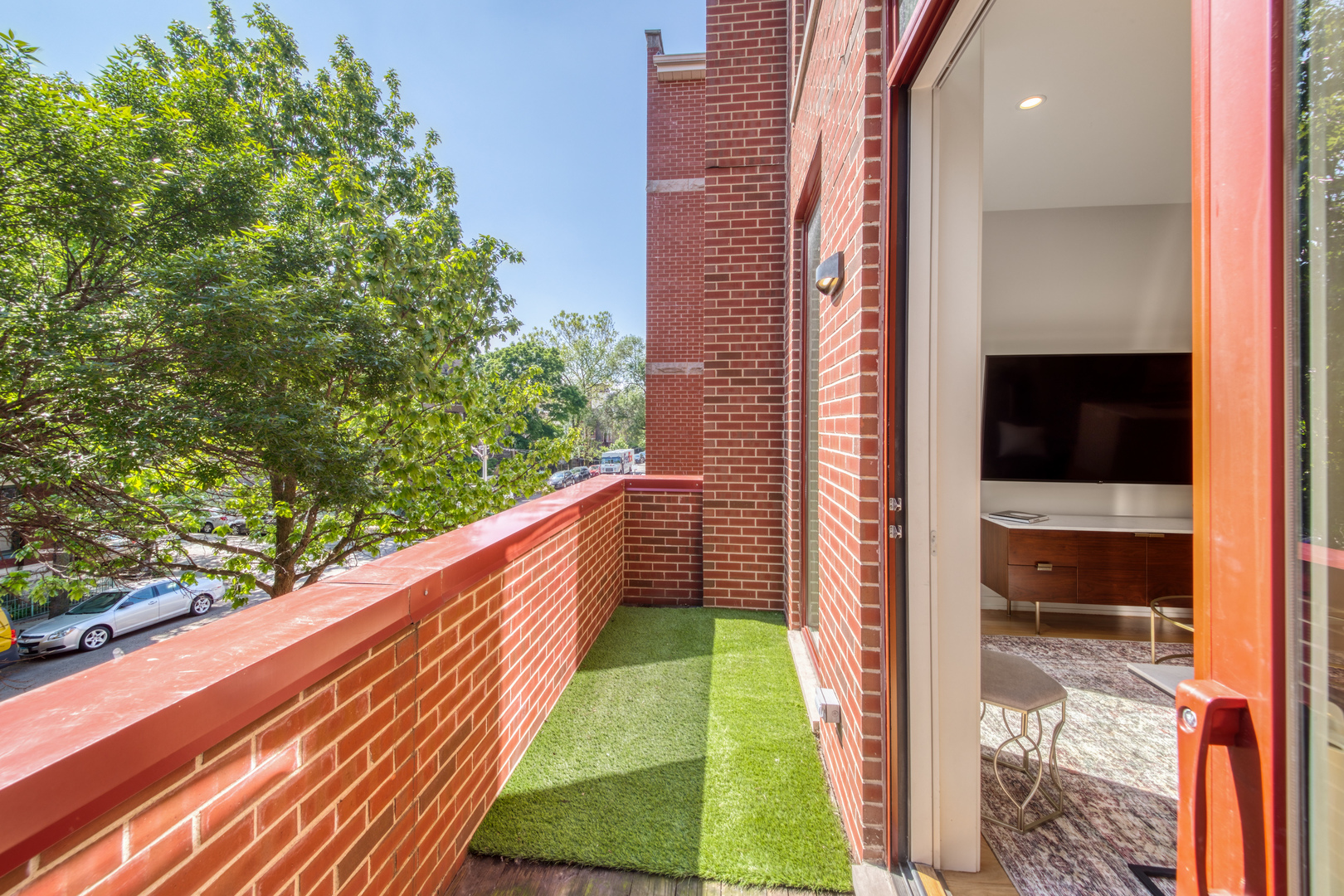 1104 N Marshfield Avenue Unit: 2