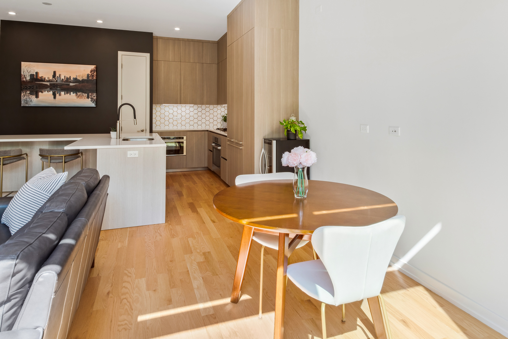 1104 N Marshfield Avenue Unit: 2