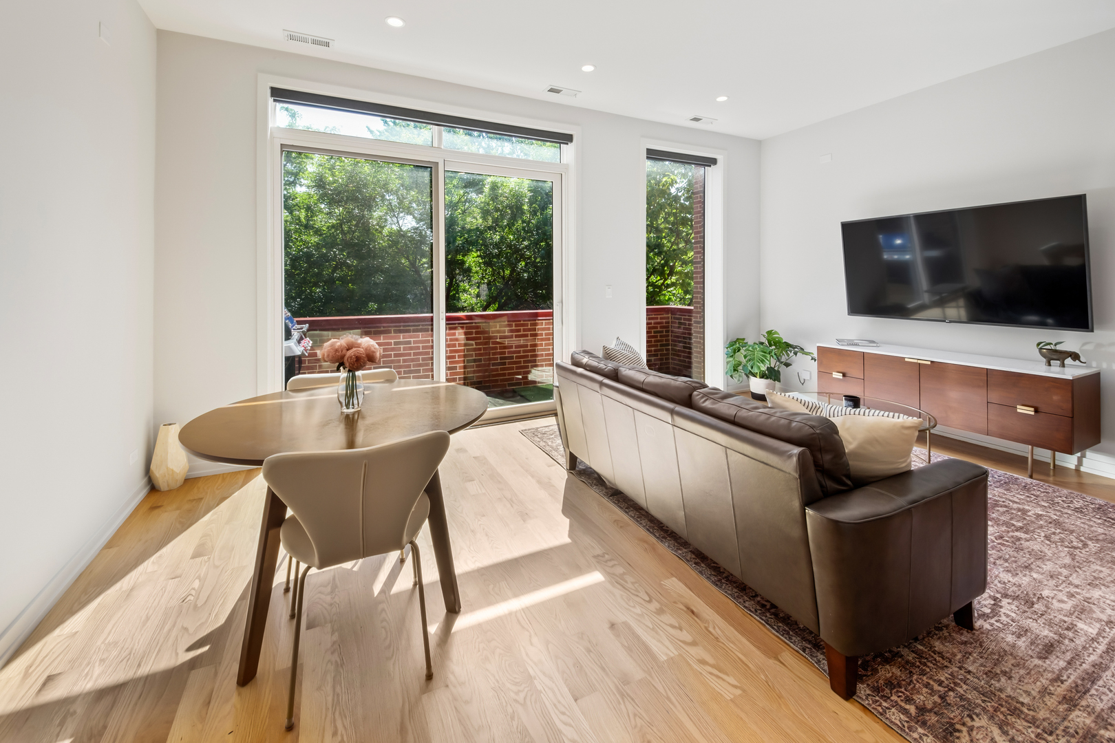 1104 N Marshfield Avenue Unit: 2