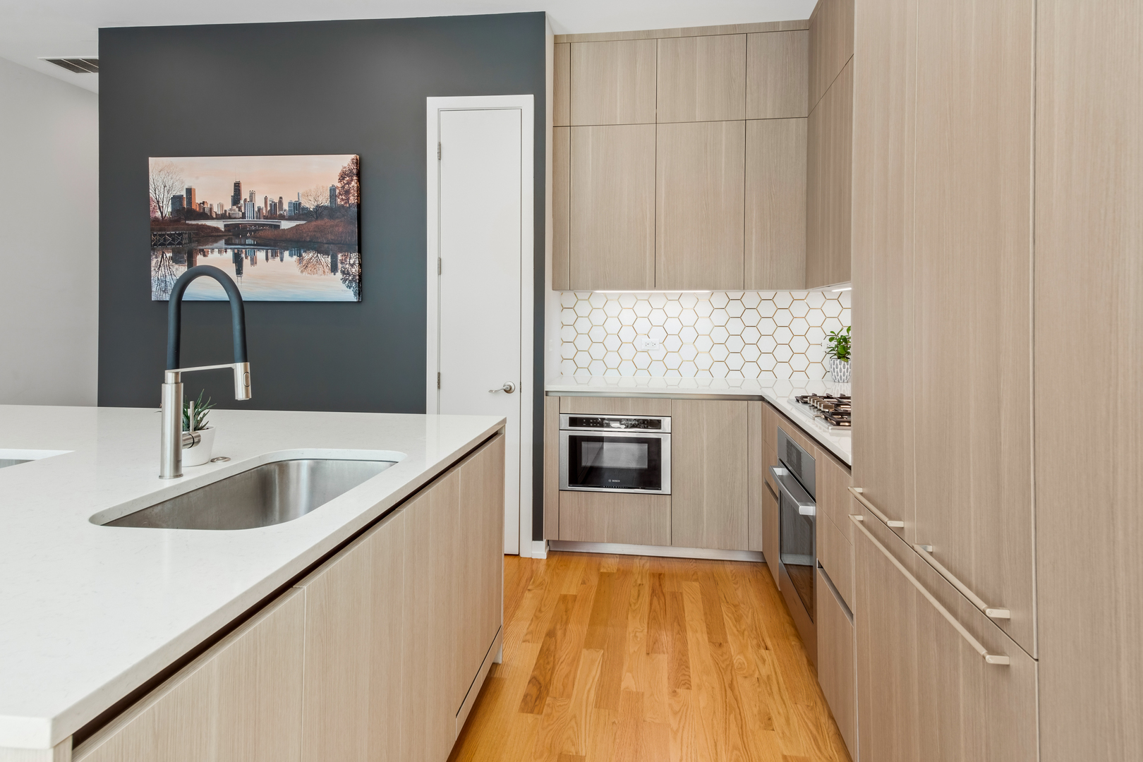 1104 N Marshfield Avenue Unit: 2