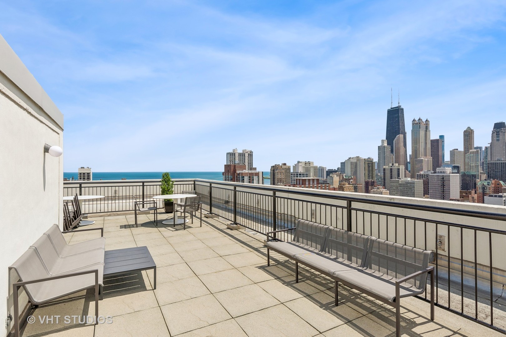 88 W SCHILLER Street Unit: 605