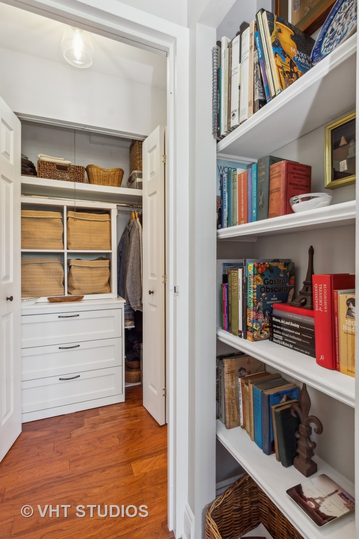 88 W SCHILLER Street Unit: 605