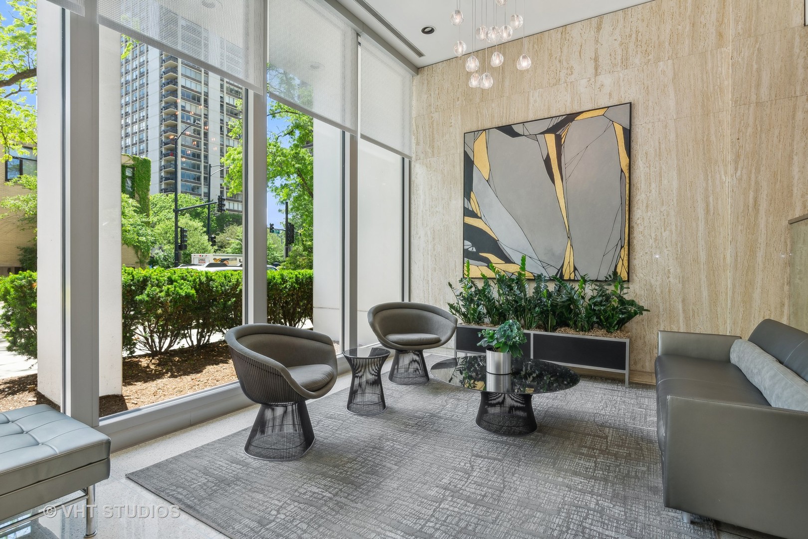 88 W SCHILLER Street Unit: 605