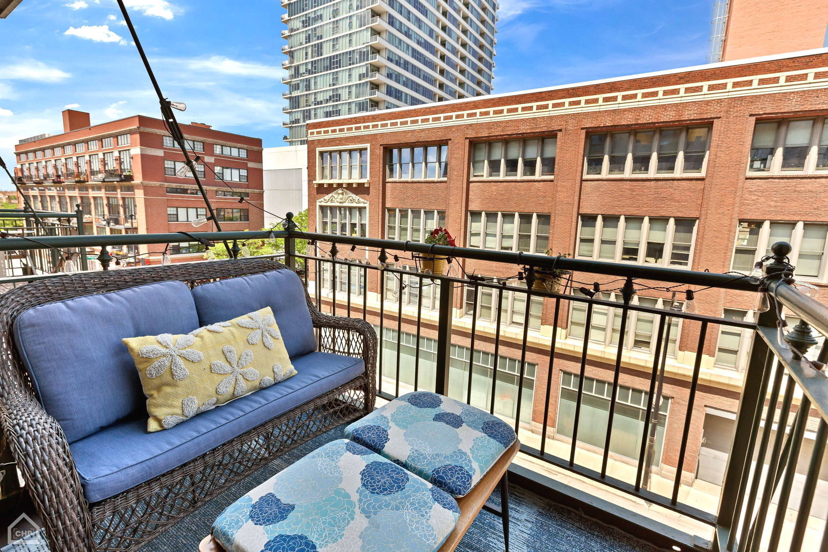 1801 S Michigan Avenue Unit: 404