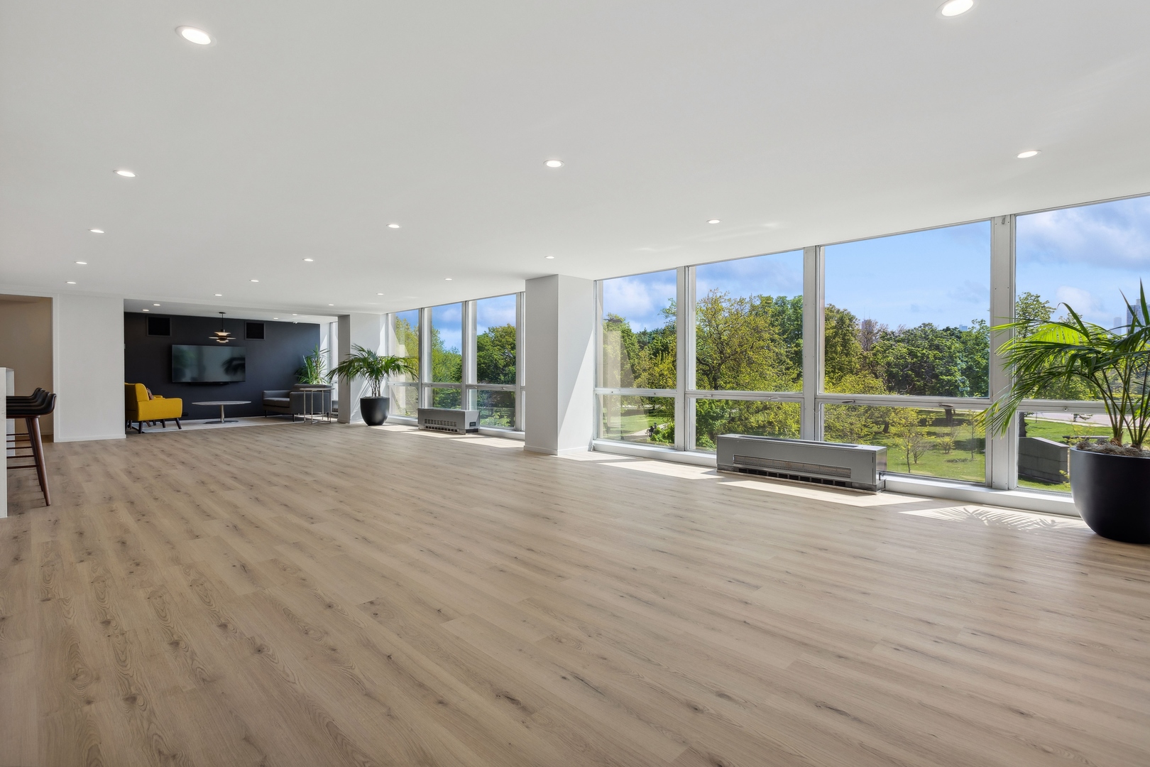 340 W Diversey Parkway Unit: 715