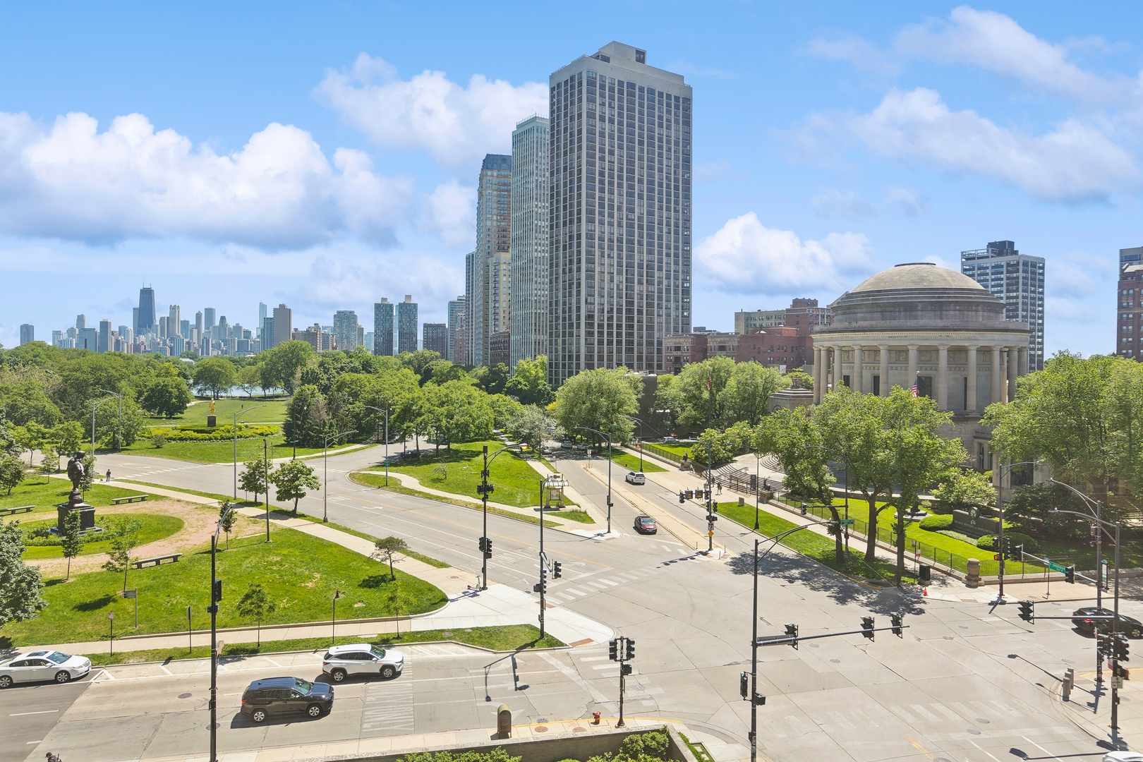 340 W Diversey Parkway Unit: 715