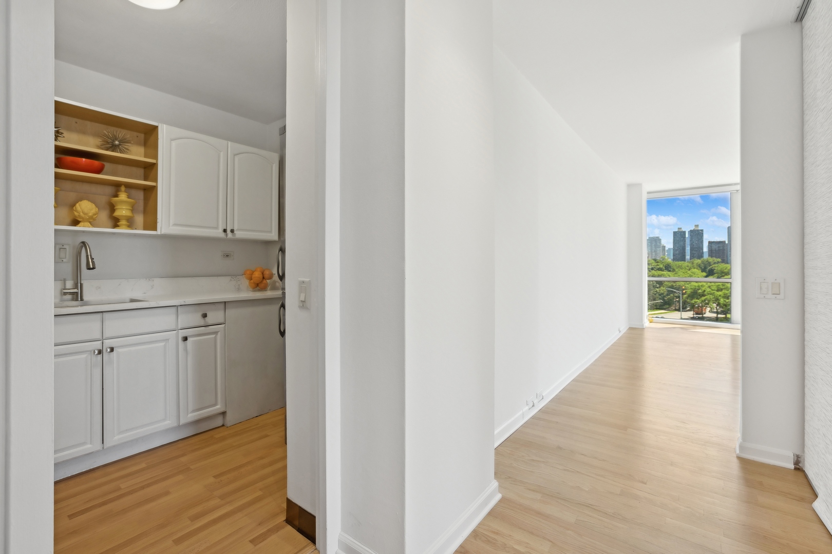 340 W Diversey Parkway Unit: 715