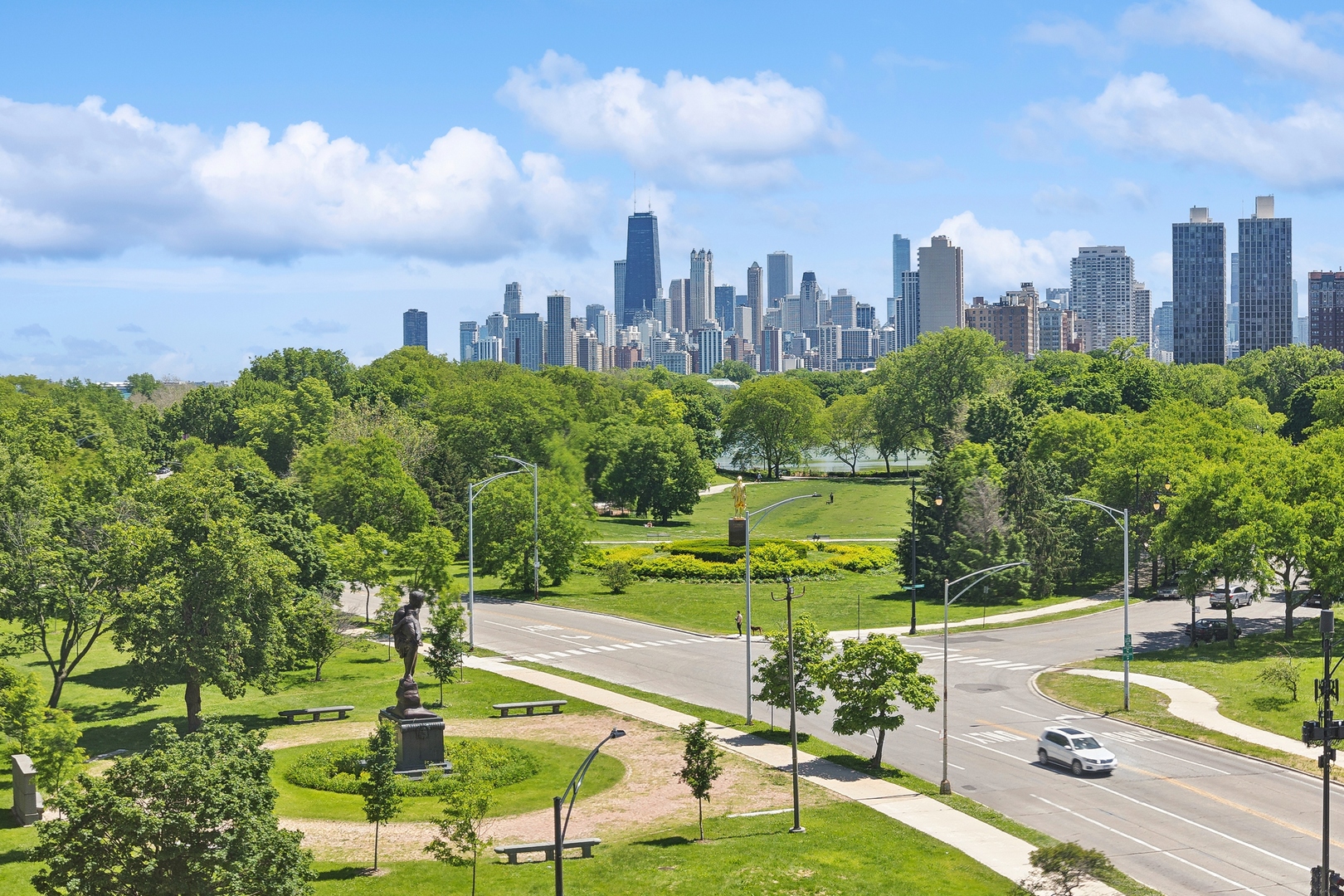 340 W Diversey Parkway Unit: 715