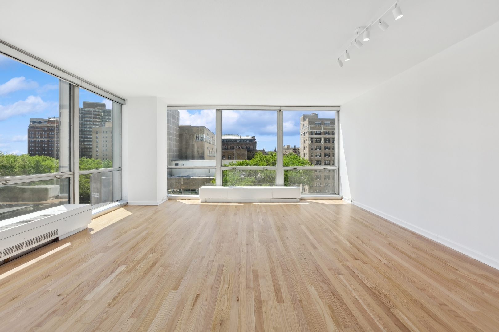 340 W Diversey Parkway Unit: 715