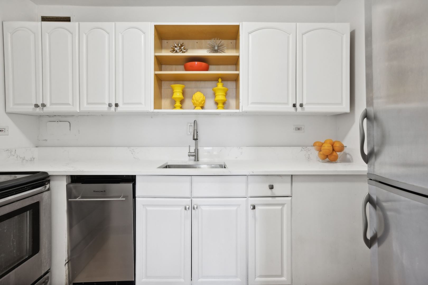 340 W Diversey Parkway Unit: 715