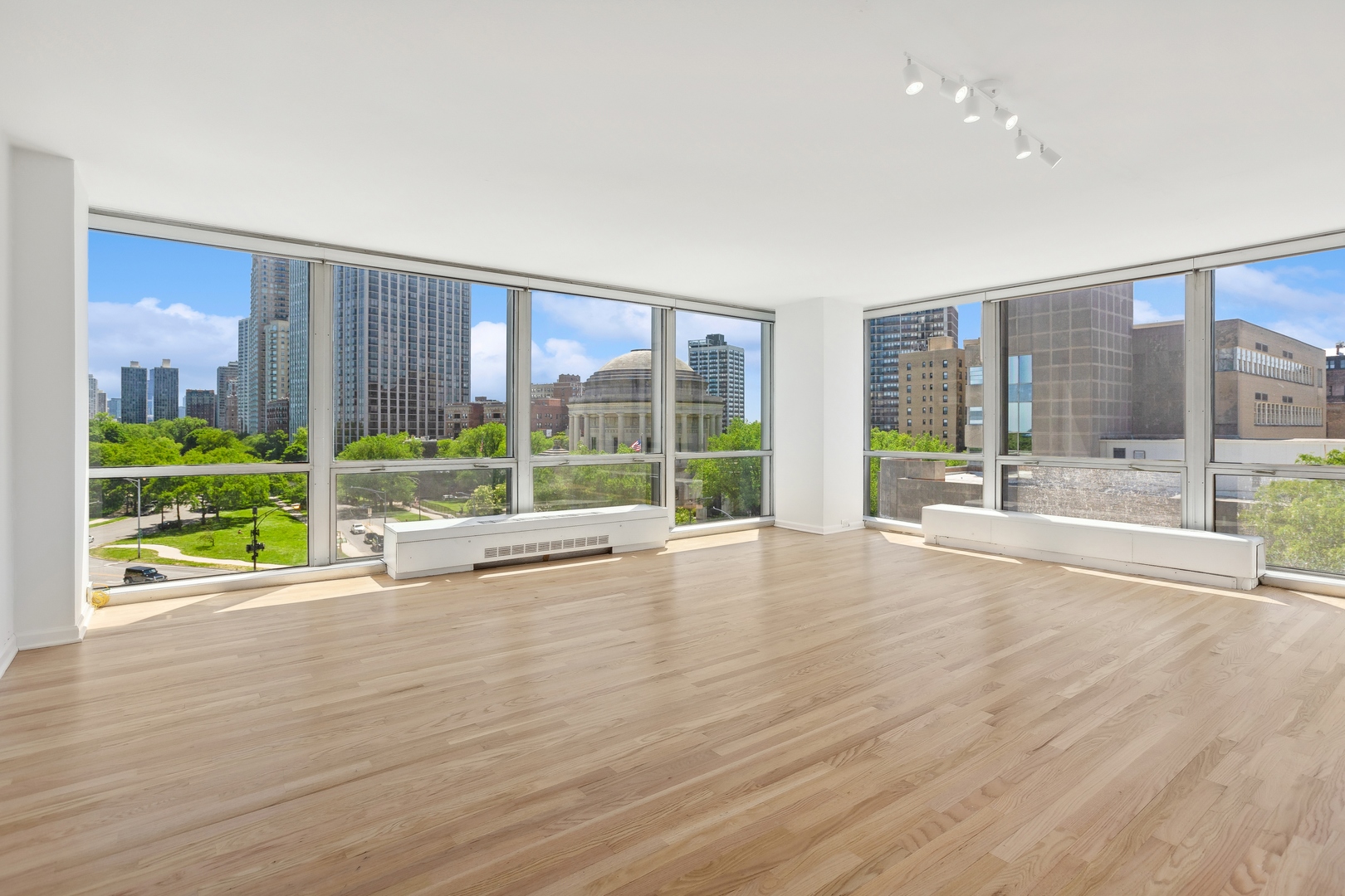 340 W Diversey Parkway Unit: 715