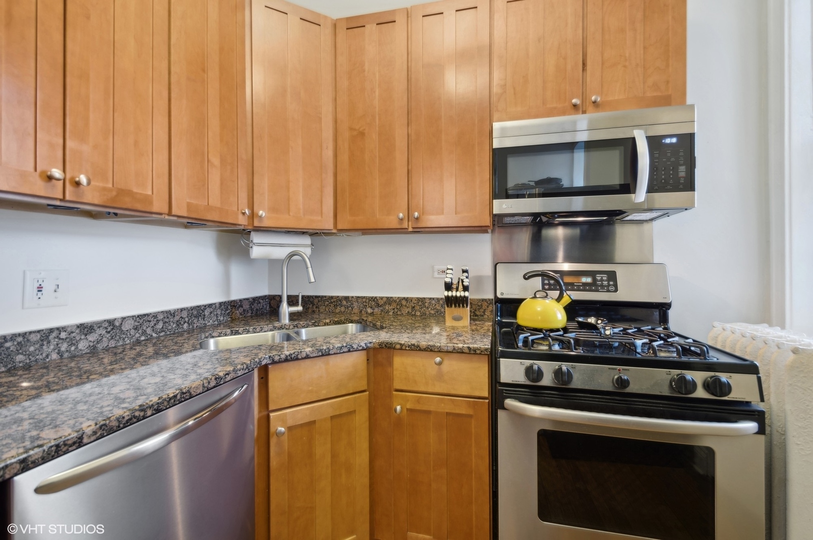 728 W Sheridan Road Unit: 3S
