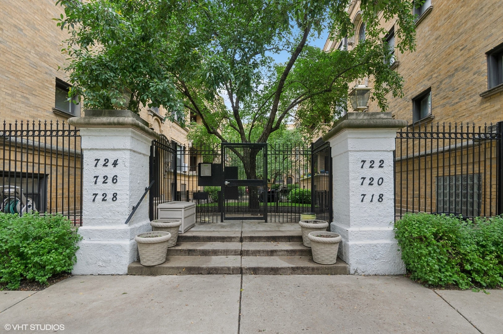 728 W Sheridan Road Unit: 3S
