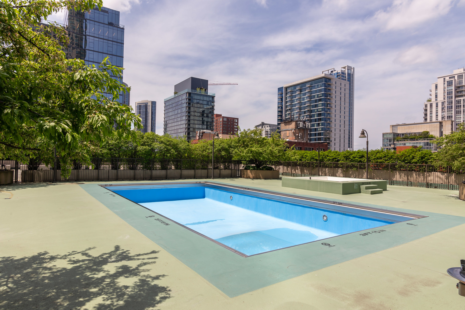 400 N LaSalle Street Unit: 908