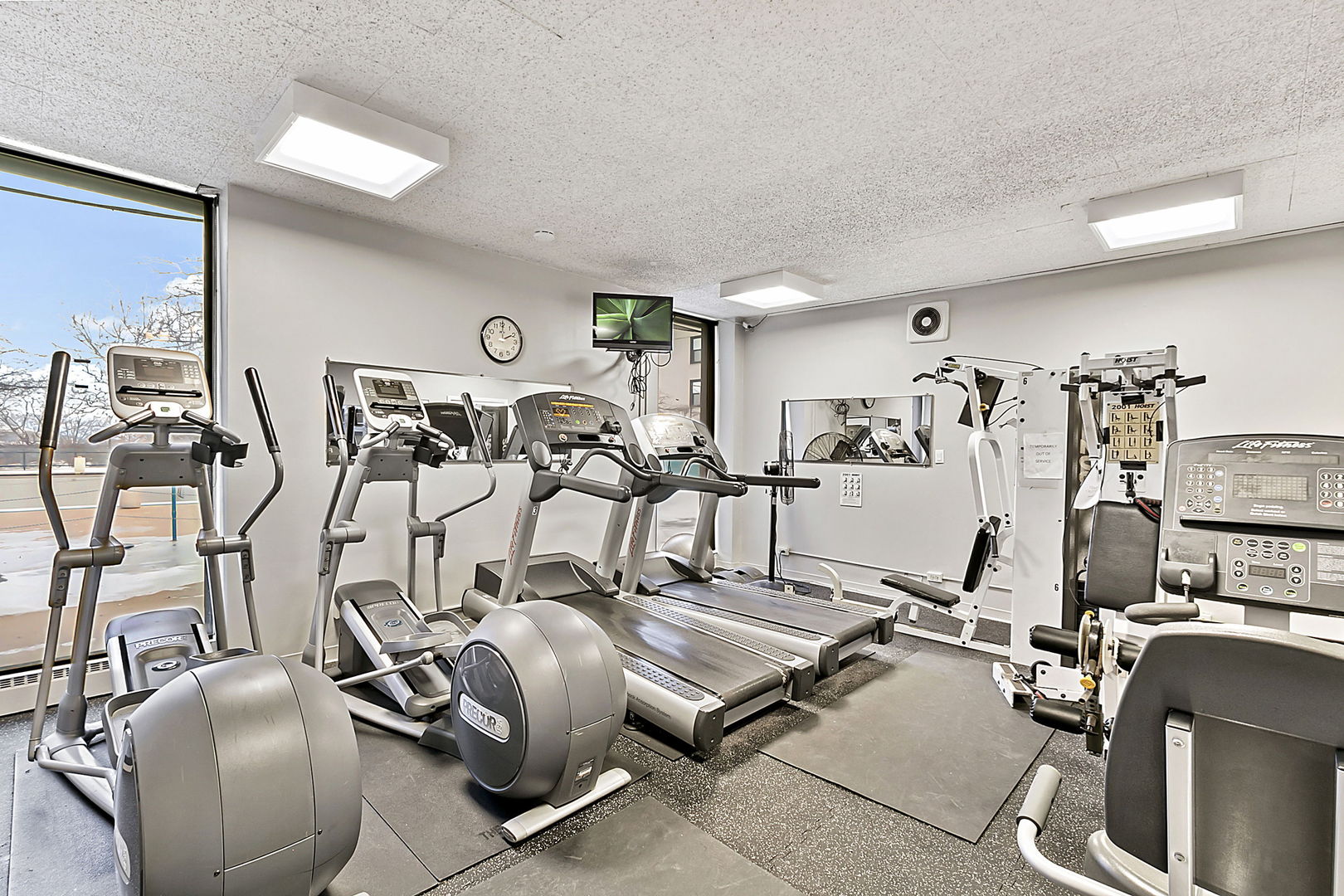 5701 N Sheridan Road Unit: 19T