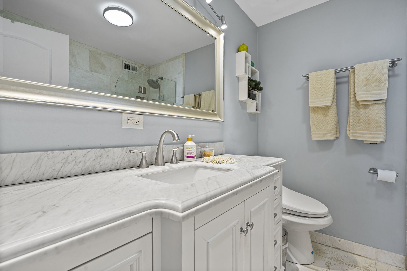 5701 N Sheridan Road Unit: 19T