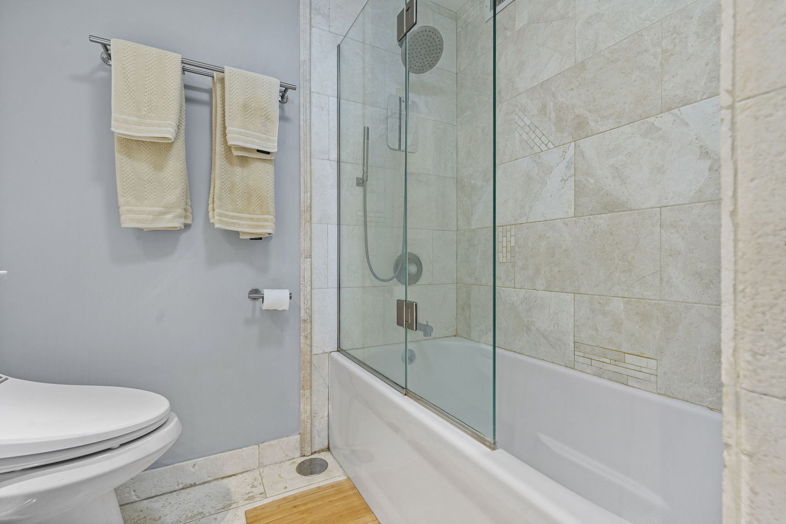 5701 N Sheridan Road Unit: 19T