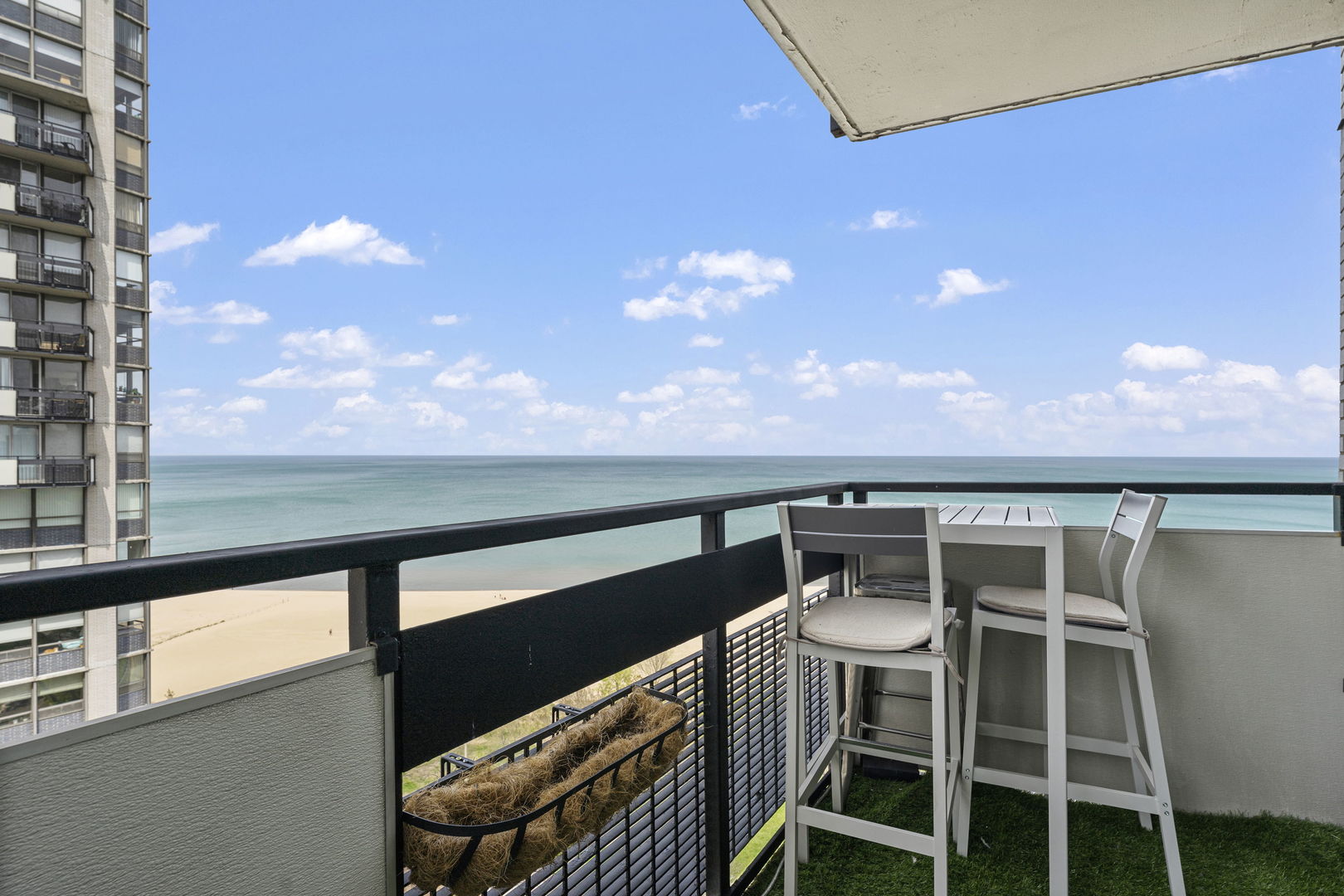 5701 N Sheridan Road Unit: 19T